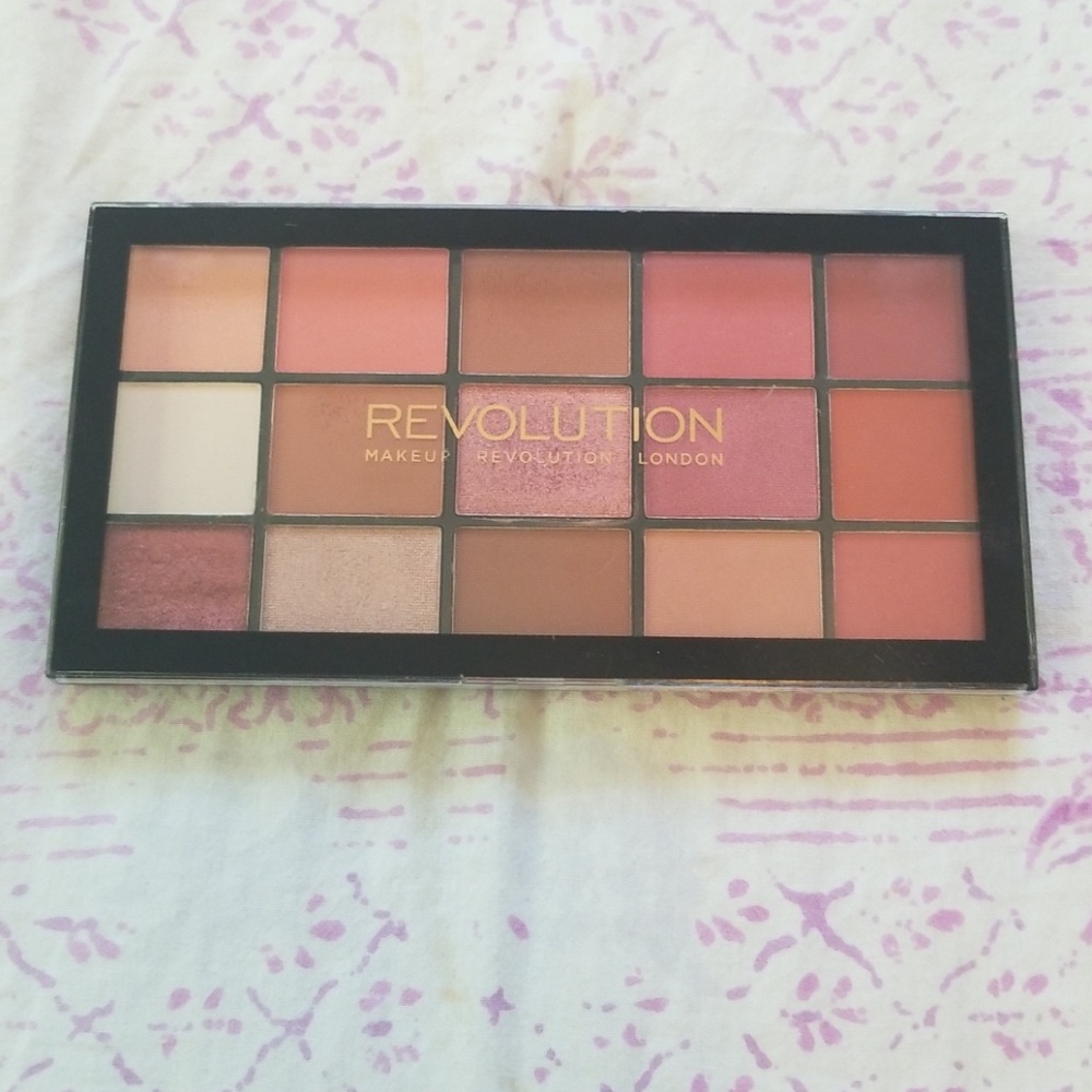 MAKEUP REVOLUTION Reloaded Palette Newtrals 2